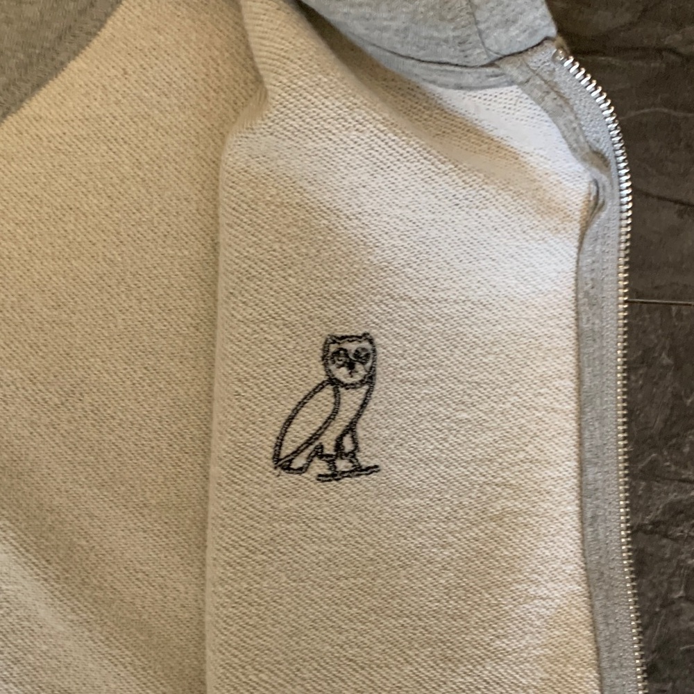 Gray Sleeveless OVO Hoodie with Logo - Picture 5 of 7